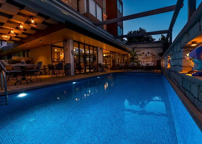 Yerli Alacati Hotel Ciftlikkoyu