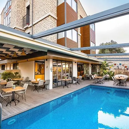 Yerli Alacati Hotel Ciftlikkoyu