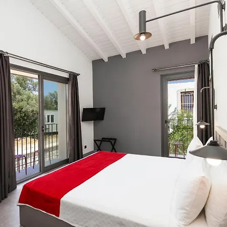 Yerli Alacati Hotel Ciftlikkoyu